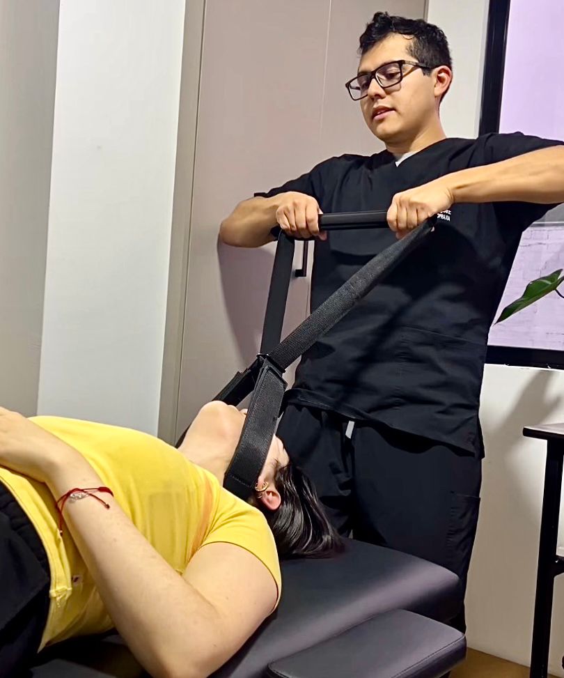 Sesión de quiropraxia – ajuste cervical